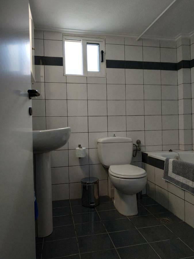 Epavlis Apartment Néa Péramos Eksteriør billede